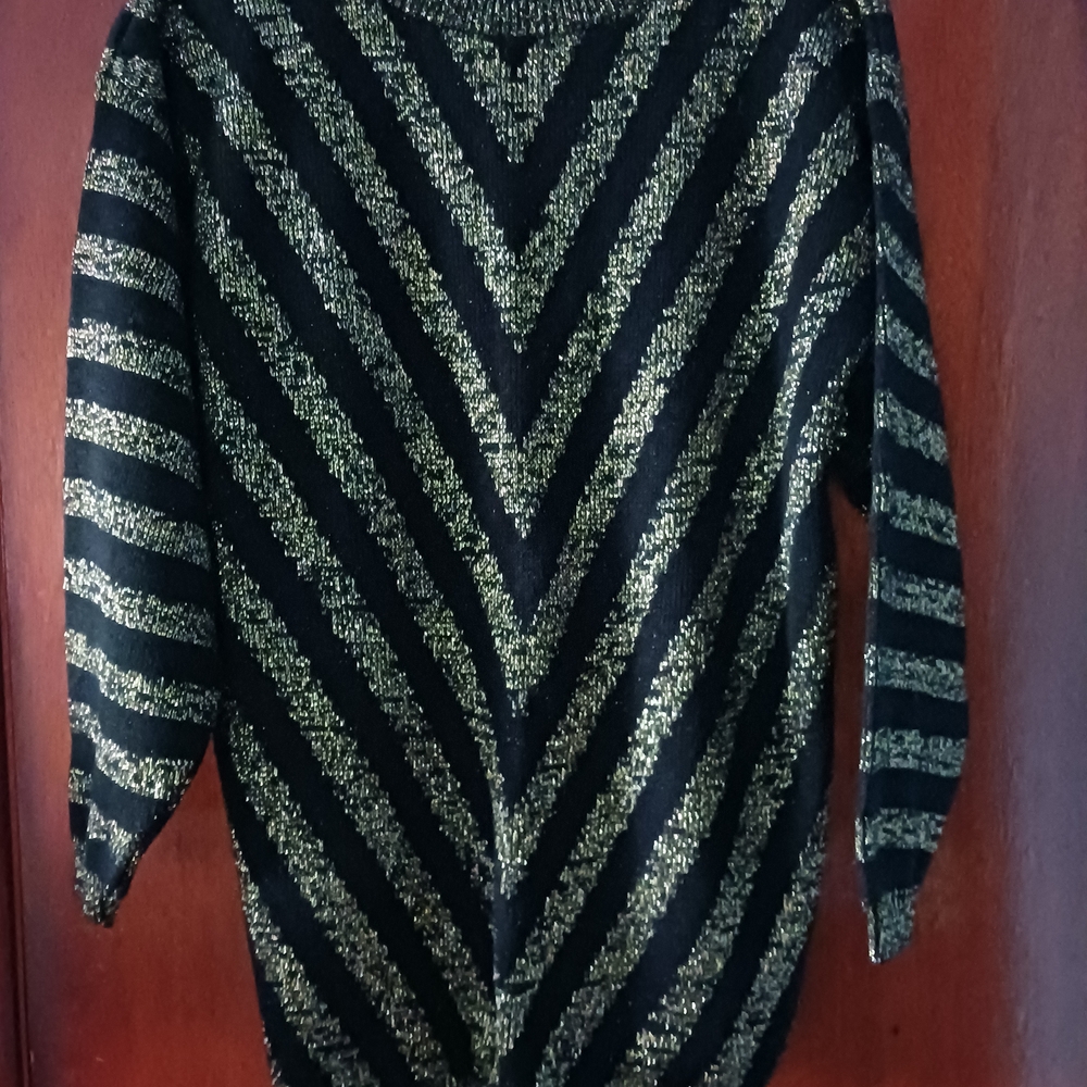 Maurada Black and Gold Women's Sweater Pantset.